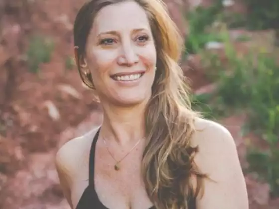 Lara Rosenberg,
Yoga, Yoga
Expert at Échantillonneur GRATUIT de Masterclass avec plus de 30 cours